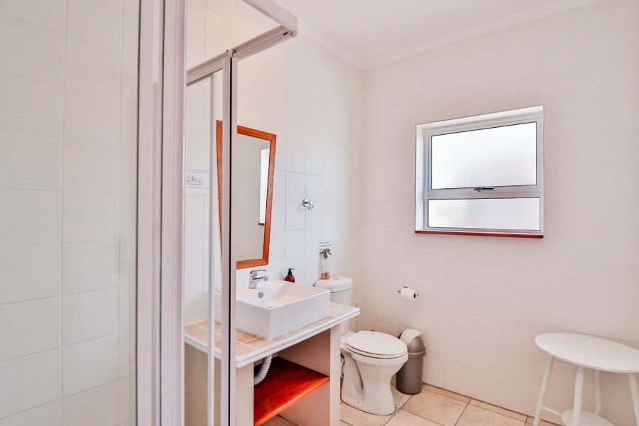 6 Bedroom Property for Sale in De Kelders Western Cape